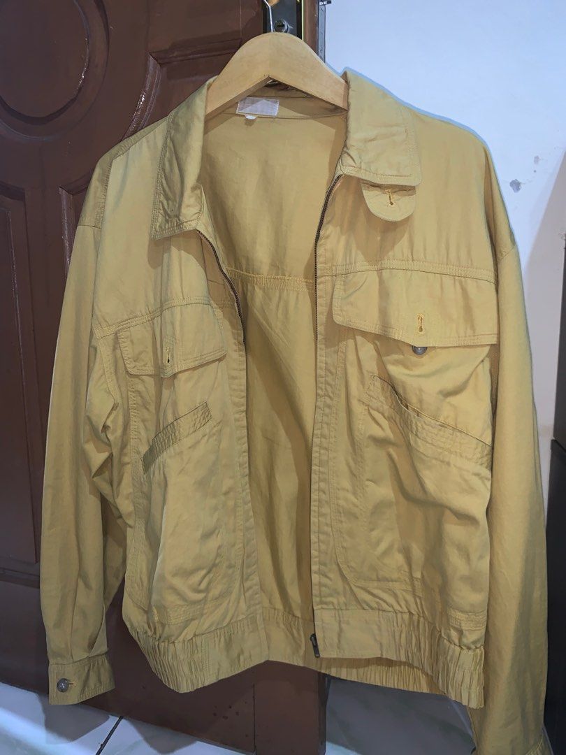 Yellow Jacket, Fesyen Wanita, Pakaian Wanita, Baju Luaran di Carousell