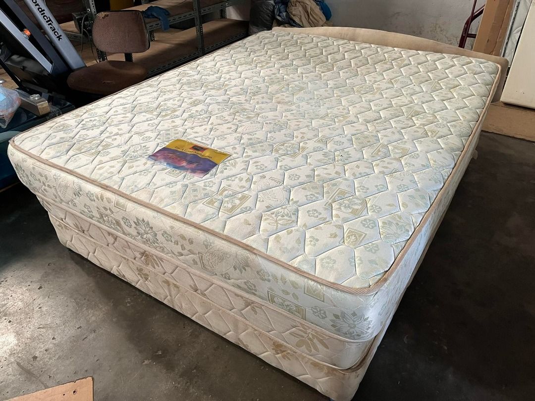 Sponge queen mattress cheap