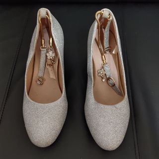 結婚銀色高跟鞋629748222464021128
