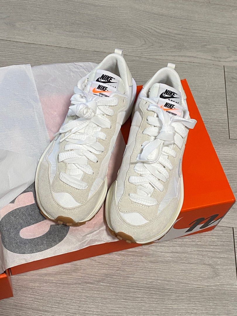 全新NIKE SACAI VAPORWAFFLE SAIL GUM US5.5, 女裝, 鞋, 波鞋- Carousell