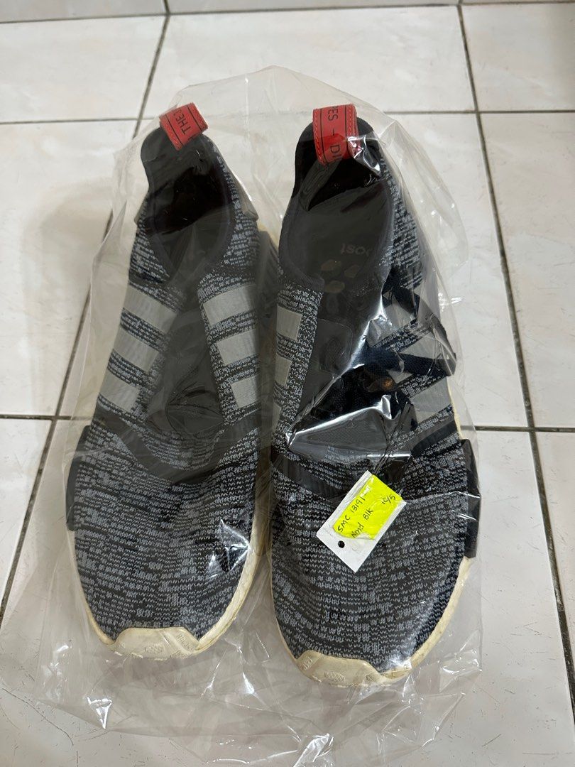 Adidas nmd r1 deals glitch camo solid grey