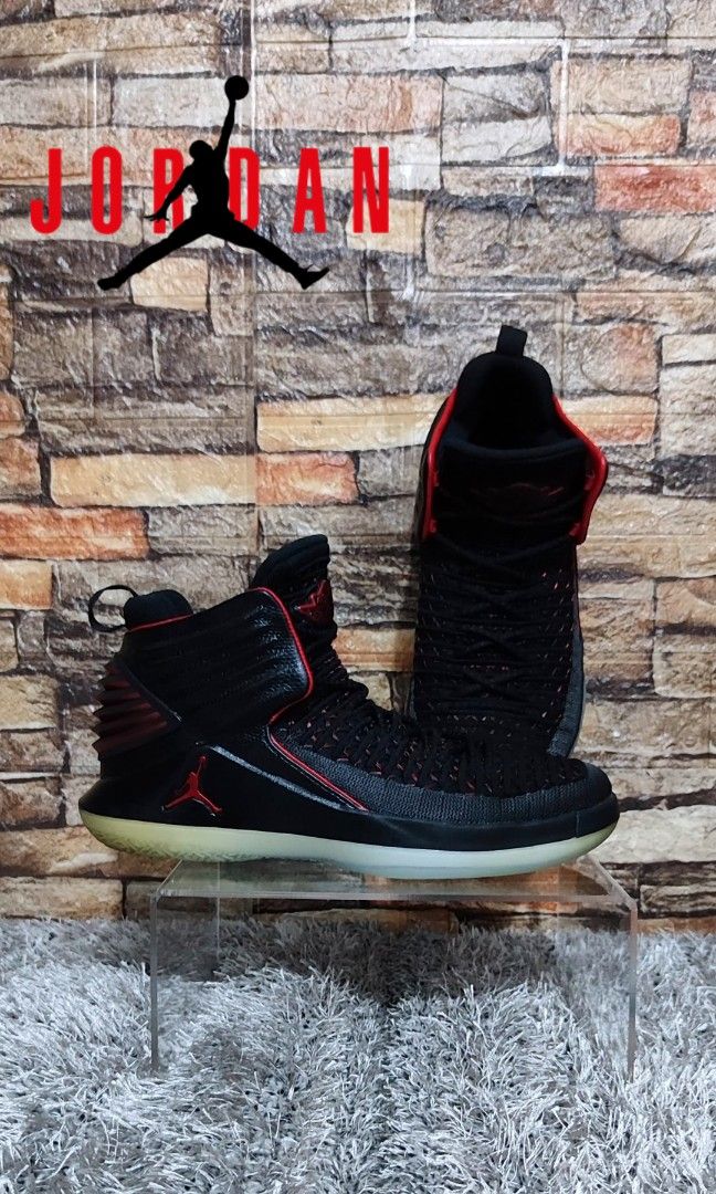 Air Jordan 32 GS Banned Men s Fashion Activewear on Carousell