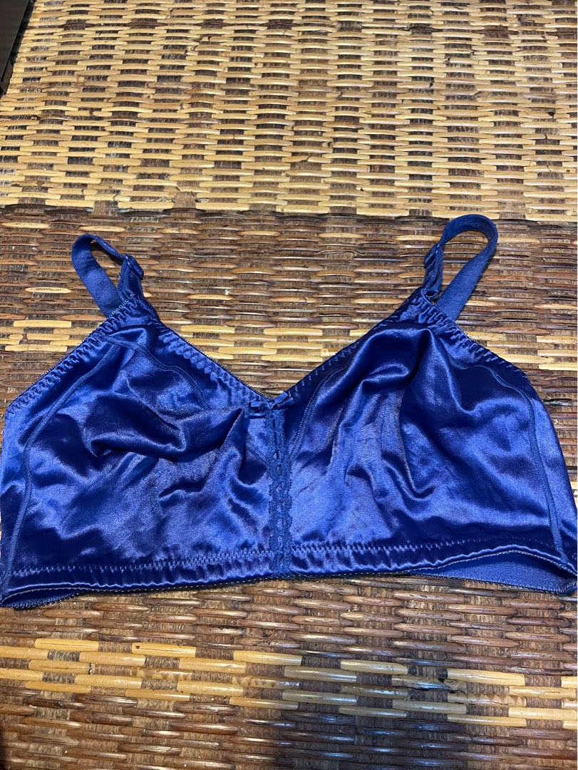 Bali 40DD, Women's Fashion, New Undergarments & Loungewear on Carousell