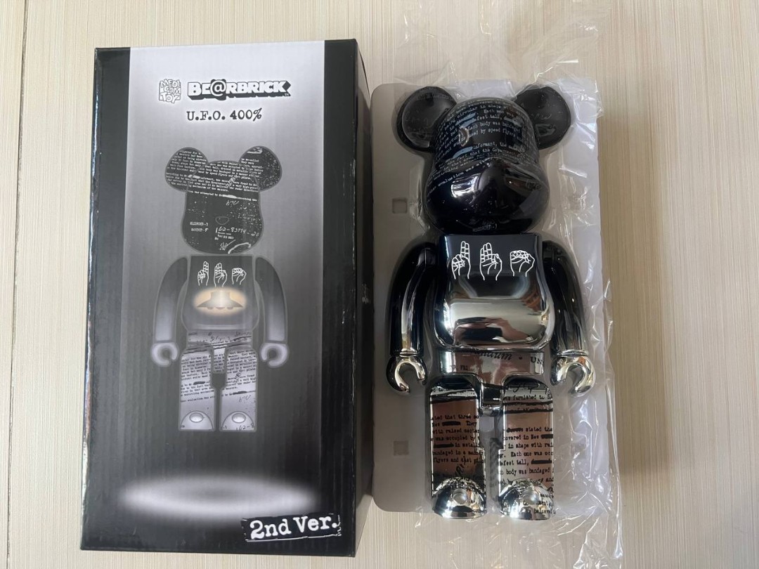 Bearbrick ufo version 2 第二代發光400%, 興趣及遊戲, 玩具& 遊戲類 