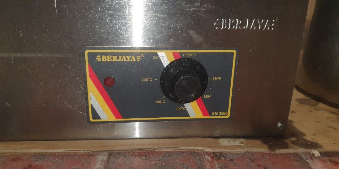 Berjaya EG3500 Electric Griddle Hot Plate (Half Ribbed with custom