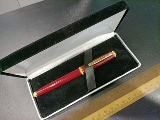 Brand new pen in black velvet box