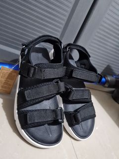 Brandnew with Tag shoopen sandals