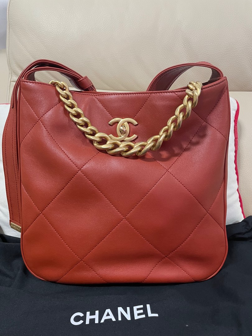 Chanel hobo Bag, Women's Fashion, Bags & Wallets, Crossbody Bags on