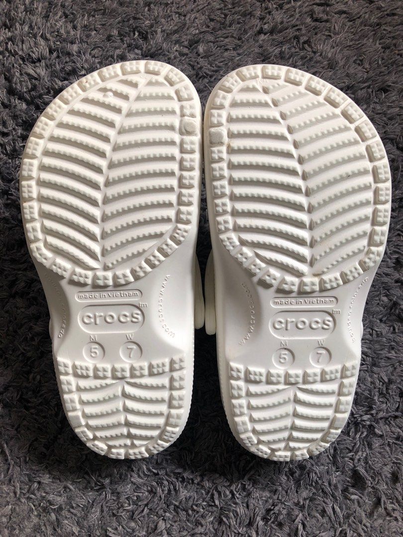 womens white crocs size 5