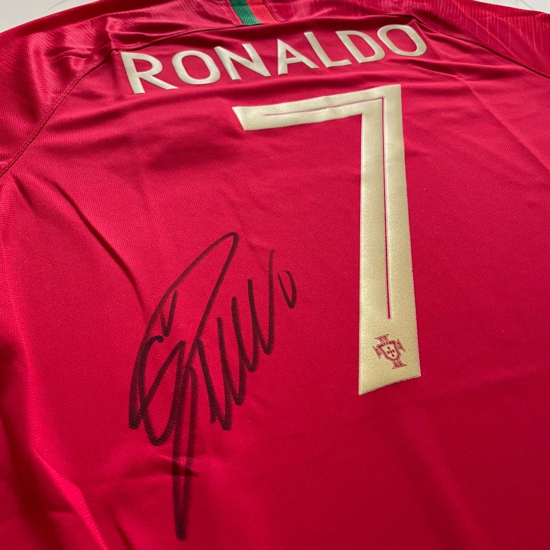 Cristiano Ronaldo Portugal 2018 Home Signed / Autographed Jersey, Hobbies &  Toys, Memorabilia & Collectibles, Fan Merchandise on Carousell