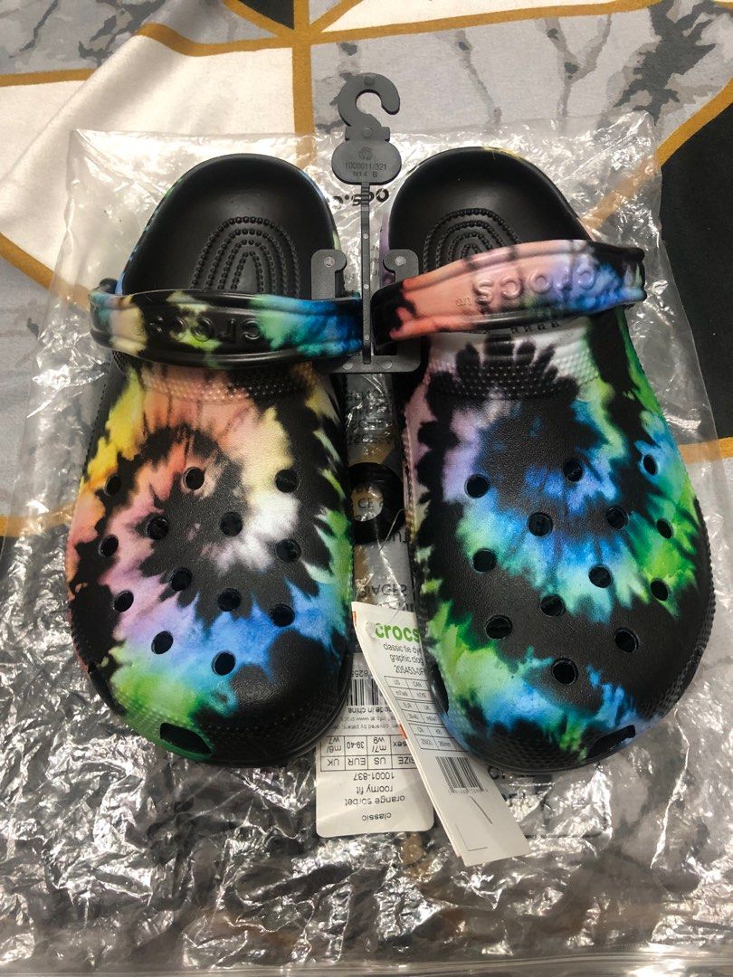 Tie dye shop crocs size 5