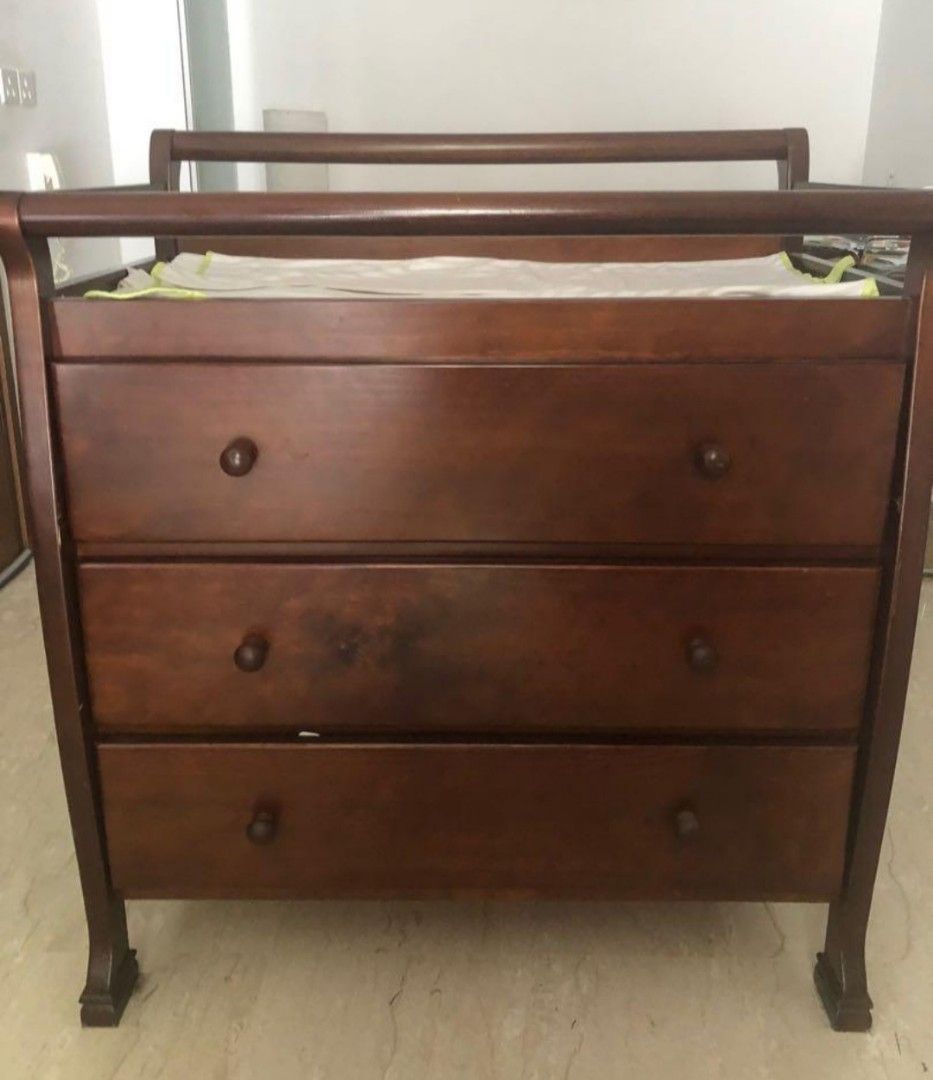 Davinci Chest of Drawers & Changing Table, Furniture & Home Living