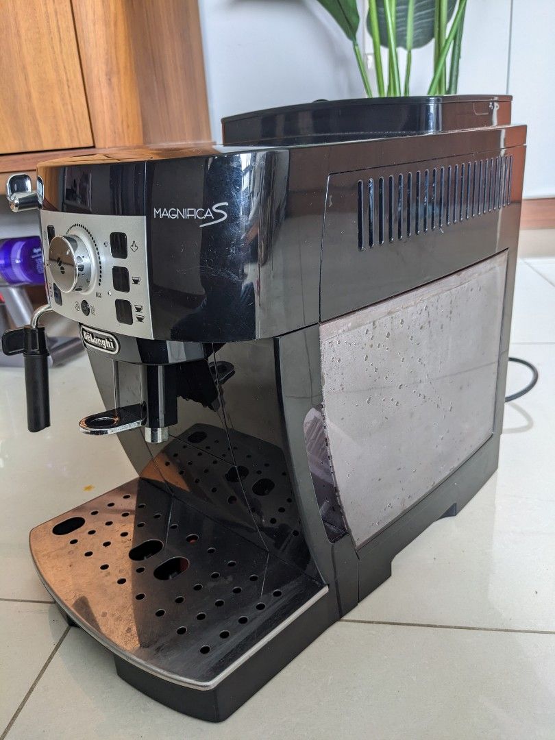 Delonghi Coffee Machine Magnifica S, TV & Home Appliances, Kitchen