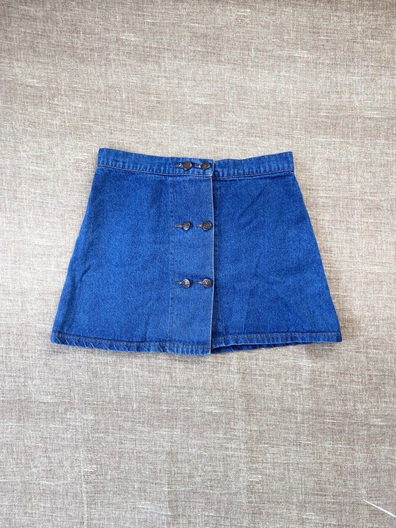 Denim mini skirt (Category: Skirts) located in Dasmarinas. Submitted by k_decluttering (Listing ID 1235703685, Image 1). Description: Size 29 with garter on the back. Negotiable message me. Rfs: not my size .