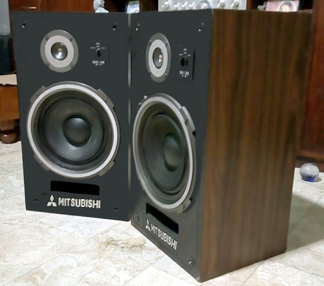 DIATONE DS-25B speaker 10" no cover (Category: Soundbars, Speakers & Amplifiers) located in Muntinlupa City. Submitted by loweebiton5412 (Listing ID 1235713618, Image 2). Description: call / tex 09297558119 actual demo: https://www.youtube.com/watch?v=kW23ZO86JTY https://www.youtube.com/watch?v=Y4OBgymz1MM https://www.youtube.com/watch?v=5Lg2u32XXos https://www.youtube.com/watch?v=cQkSZ_DiiWI -1976 release so 46 yrs old already but still "MAGANDA