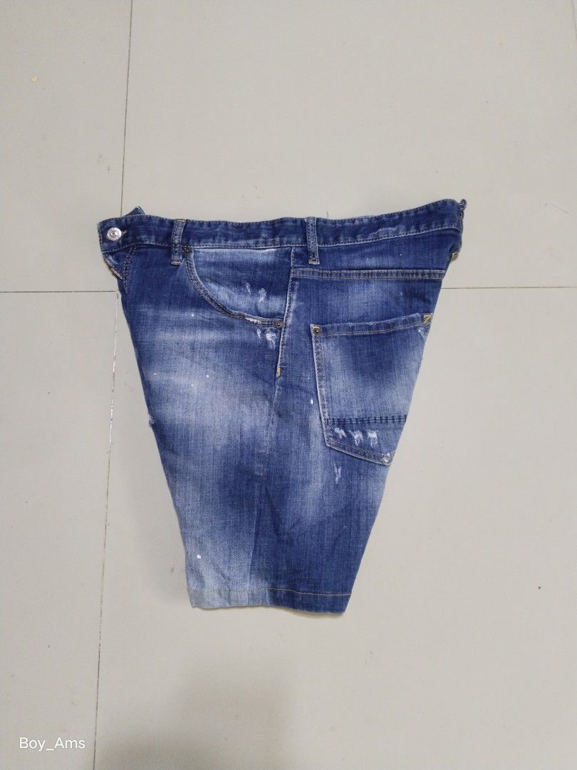 Dsquared Short (Category: Shorts) located in Kalilangan. Submitted by akosiamboy54096 (Listing ID 1235787269, Image 1). Description: Good as new best fit to 33-34 location: Mindanao No to COP/COD Payment First Policy thru Gcash unli vouch Fb Name: Amboy Chuy.