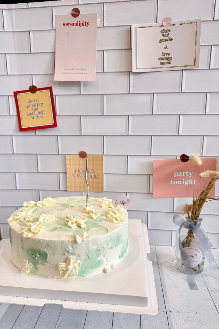 Flora minimalist freshcream cake, Food & Drinks, Homemade Bakes on