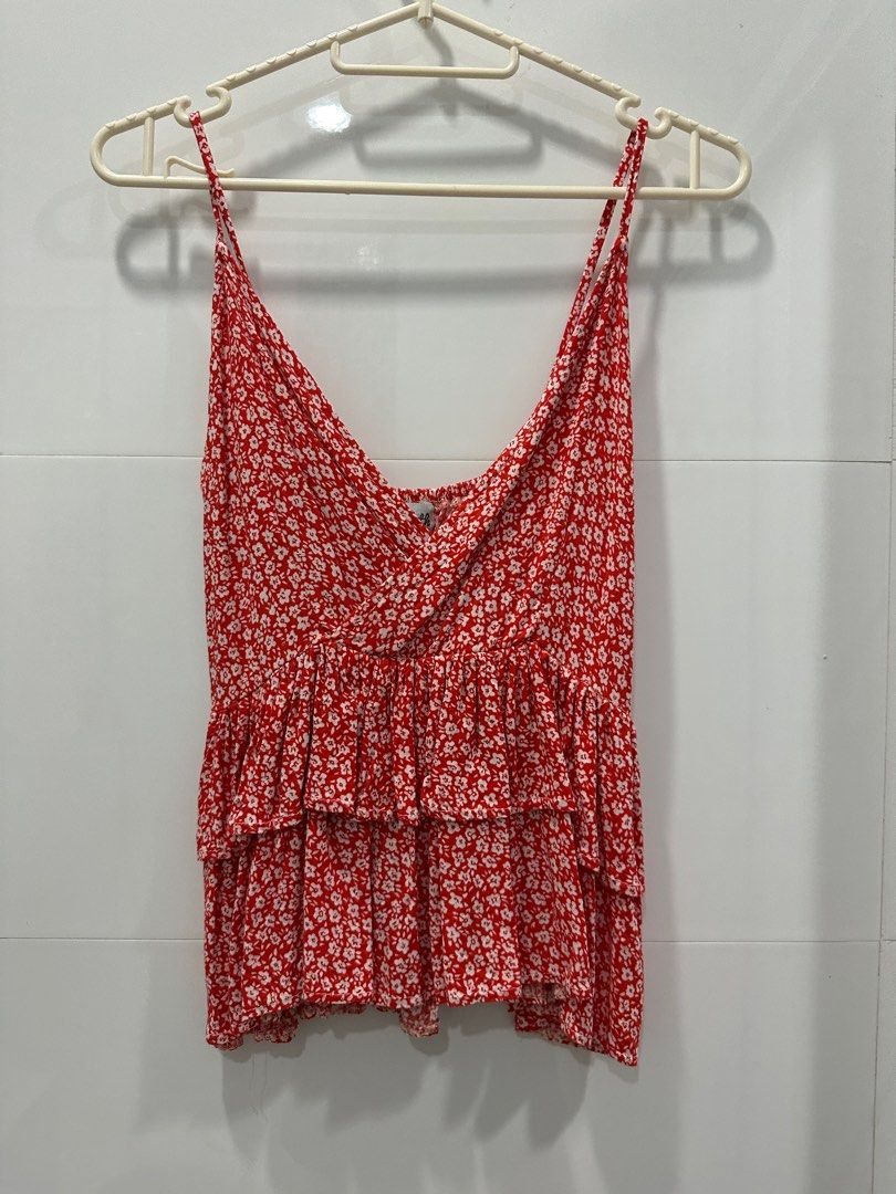 Floral Summer Blouse (Category: Sleeveless) located in Quezon City. Submitted by patbrandeditems (Listing ID 1235837138, Image 1). Description: Very sexy when worn Perfect for Summer.
