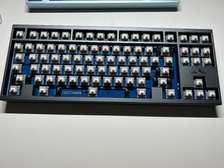 （分類：）位於 。 由 buzzszeto 提交（商品編號 1235753227，圖片 1）。簡介： 。