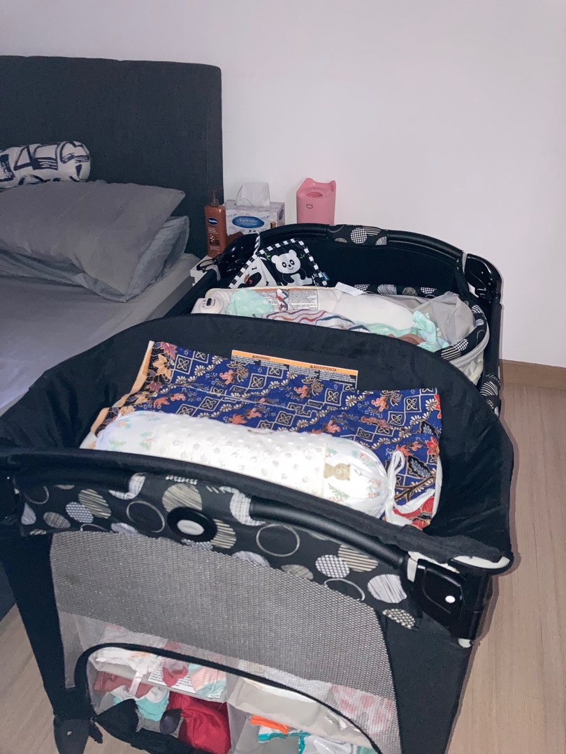 Graco Baby Crib, Babies & Kids, Baby Nursery & Kids Furniture, Cots