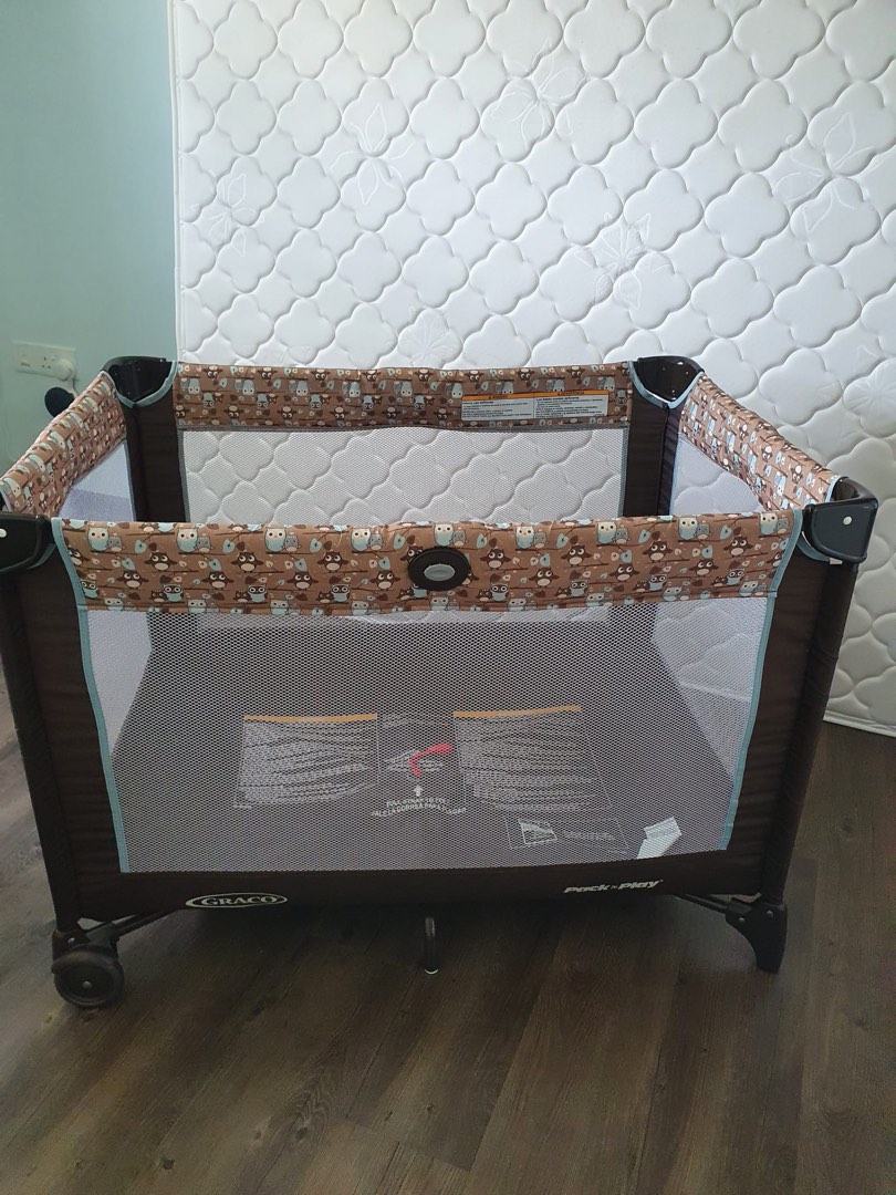 Graco Playpen, Babies & Kids, Baby Nursery & Kids Furniture, Cots