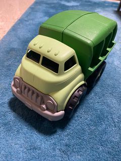 Green toys - recycling truck