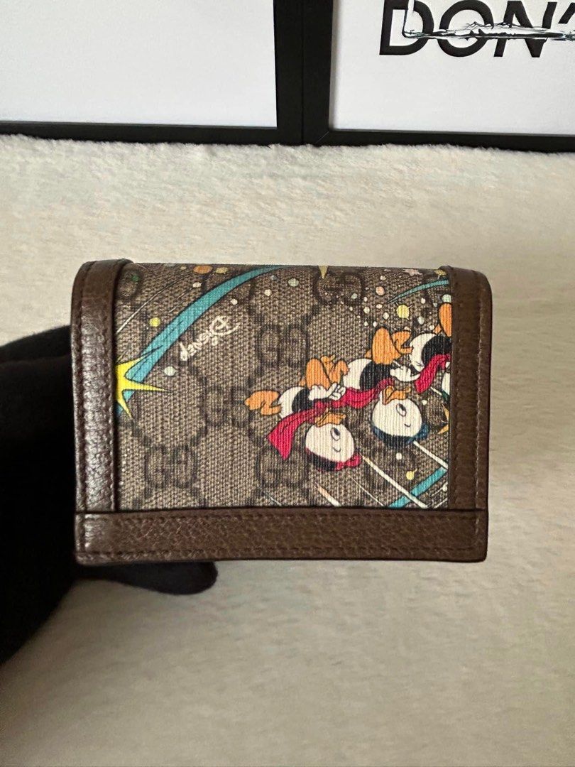 Gucci x Disney Donald Duck (Category: Luxury Bags & Wallets) located in Manila. Submitted by bagislifeshop (Listing ID 1232485259, Image 3). Description: ▪️Gucci x Disney Donald Duck▪️ ☑️Available in Pampanga ✅Condition: 9/10 ✅Colour: Beige and Ebony ✅Material: Supreme canvas & leather trim ✅Inclusion: Dust bag, receipt, box and ribbon .