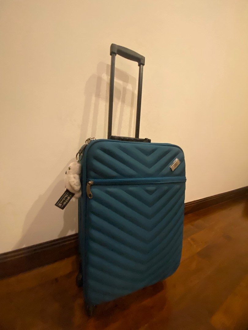 hand carry luggage, 興趣及遊戲, 旅行, 旅遊 行李箱 Carousell