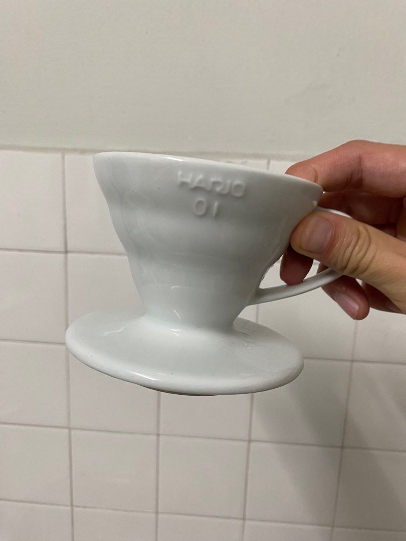 Hario V60 01 Ceramic Dripper, Furniture & Home Living, Kitchenware