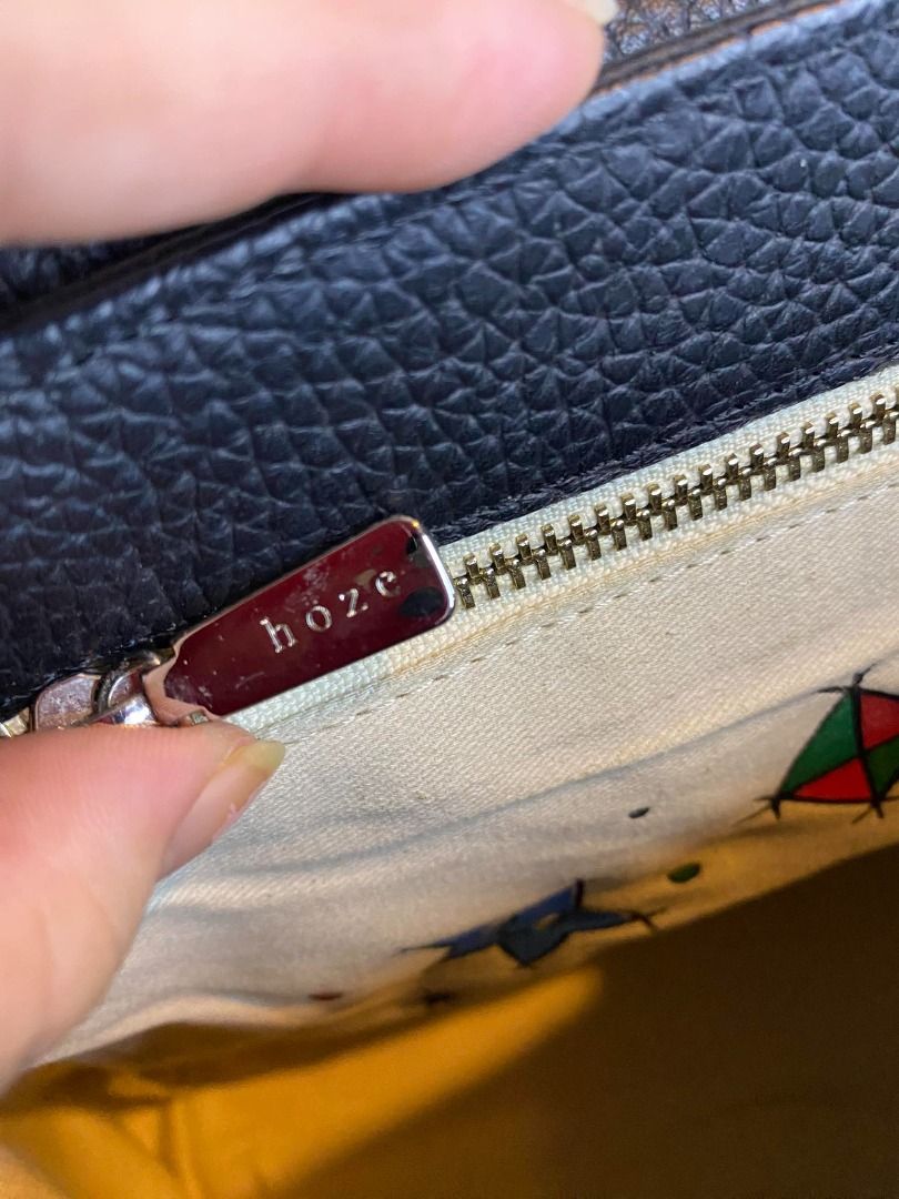 Hoze (Category: Luxury Bags & Wallets) located in Quezon City. Submitted by legitimo (Listing ID 1235808847, Image 3). Description: No sling.