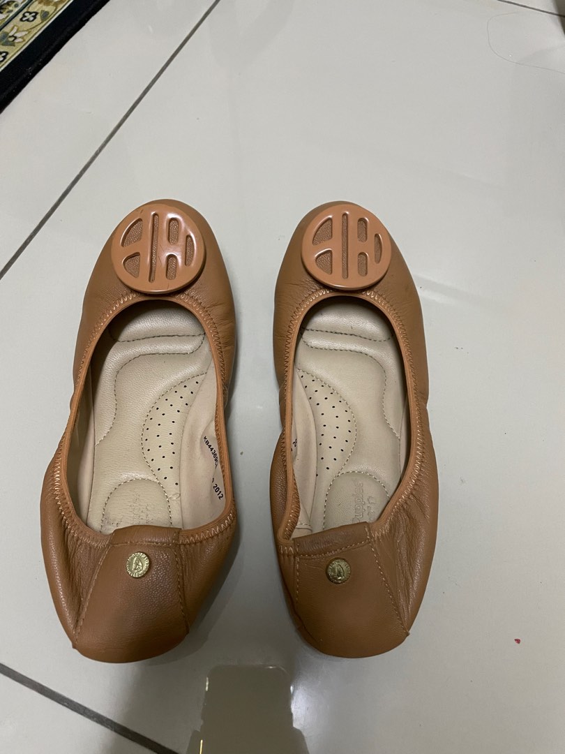 flat shoes hush puppies