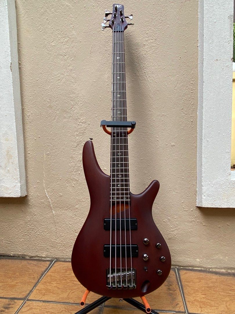 Ibanez Soundgear SR505 5 String Bass Guitar, Hobbies & Toys, Music
