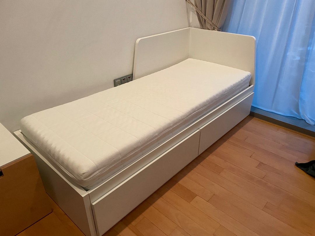 IKEA FLEKKE daybed twin to queen, Furniture & Home Living, Furniture