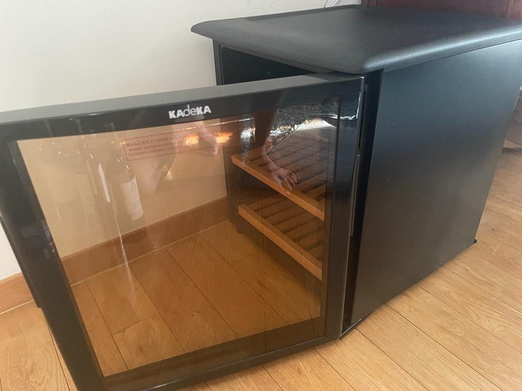 Kadeka wine chiller/fridge, TV & Home Appliances, Kitchen Appliances, Wine Cellar & Storage on