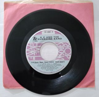 KC & The Sunshine Band || (Shake, Shake, Shake) Shake Your Booty b/w That's The Way (I Like It) T.K. K4 5002 [Disco 7" 45 rpm single]