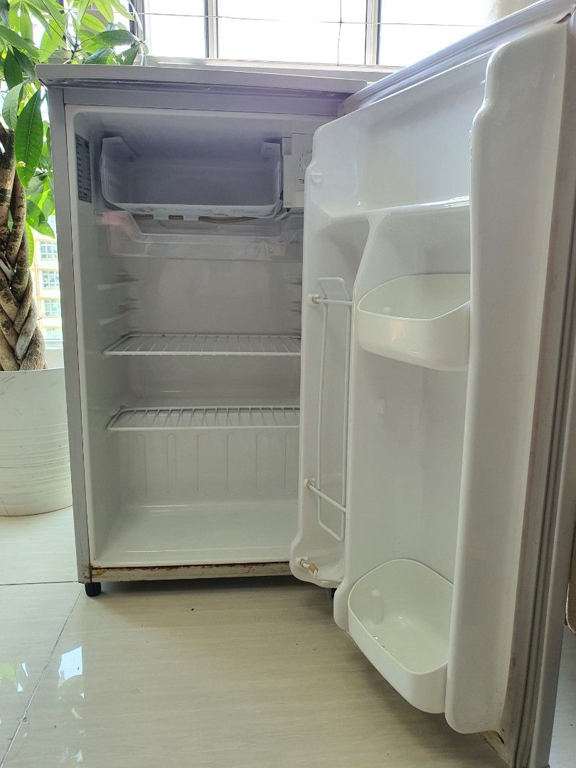 LG Mini Fridge (90L), TV & Home Appliances, Kitchen Appliances