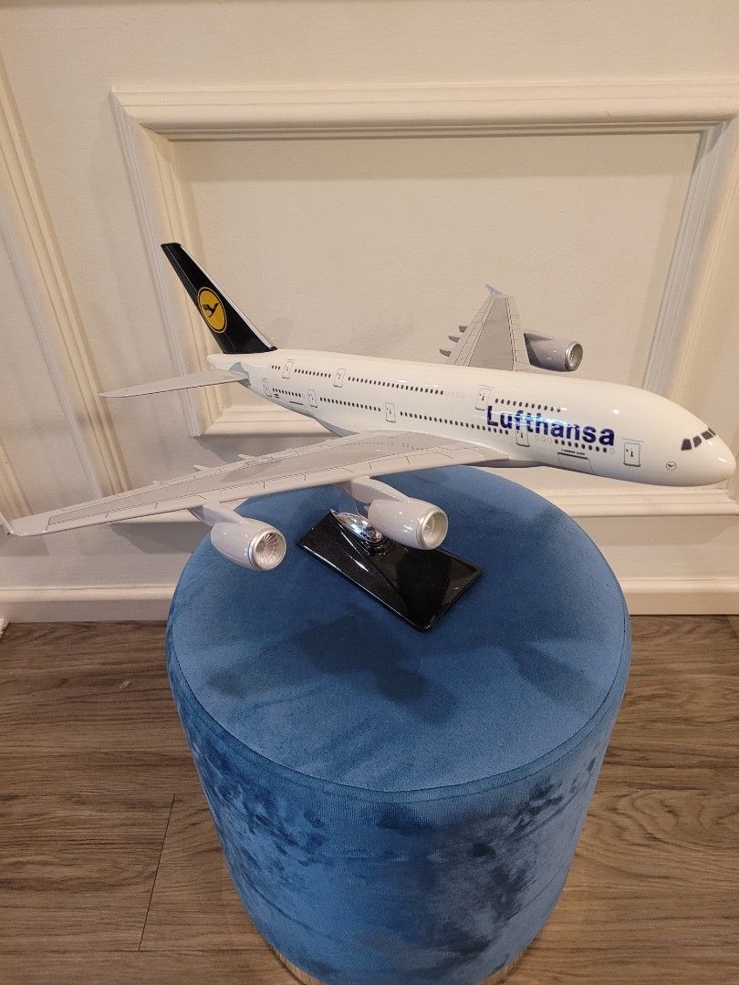 Lufthansa stan smith hot sale
