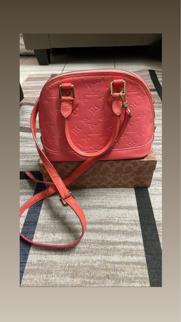 Lv, Women's Fashion, Bags & Wallets, Shoulder Bags on Carousell