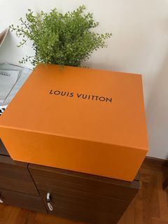 LOUIS VUITTON Large Magnetic Empty Neverfull Gift Box  15"x14"x3.5" COLLAPSIBLE