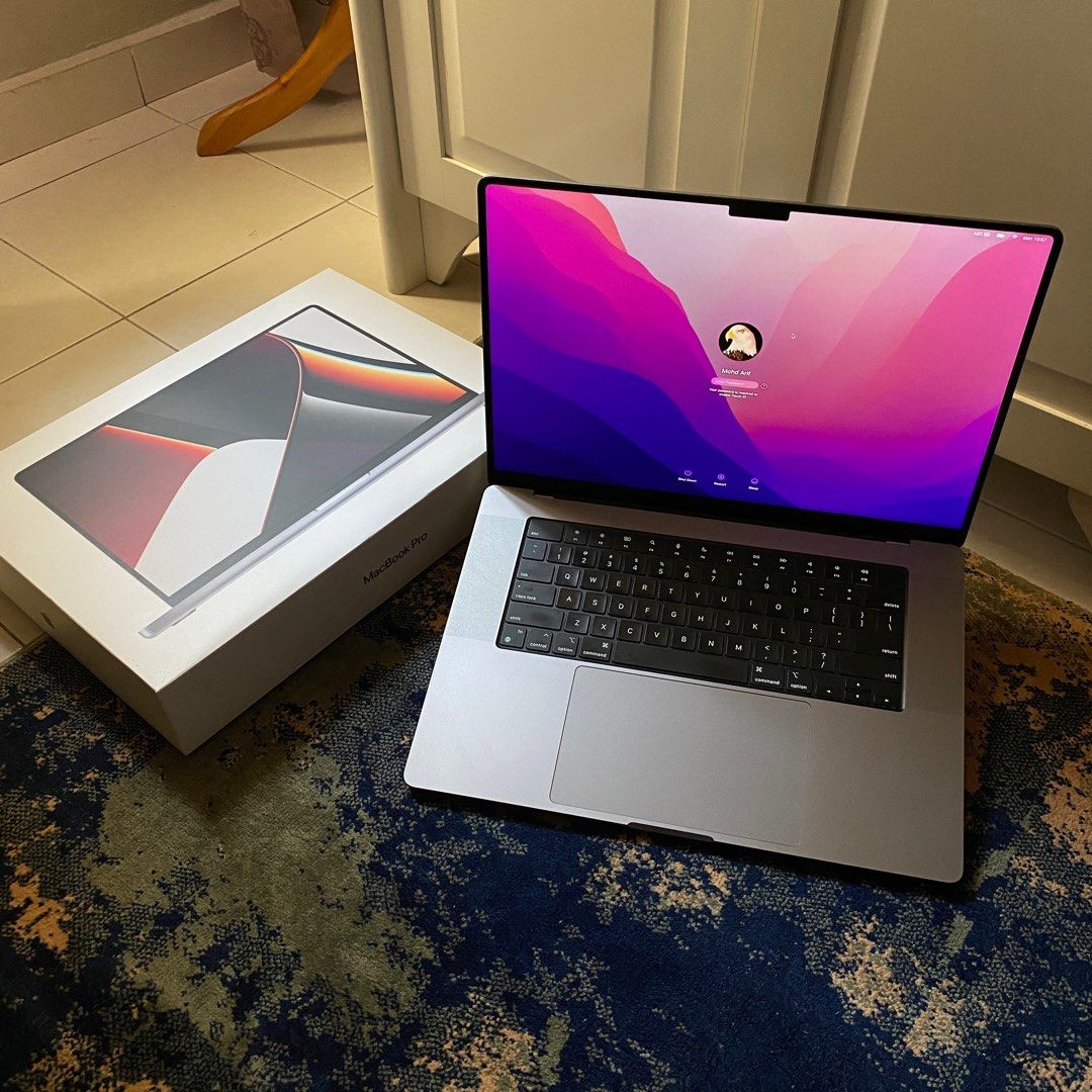 Macbook M1 Pro 16" ( 16GB RAM, 1TB storage ) Purchased 2022 Still in ...