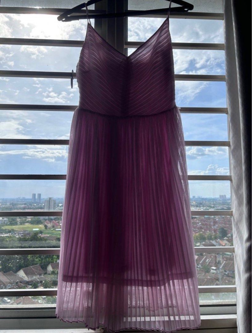 Massimo Dutti Feminine Dress size S, Women's Fashion, Dresses & Sets,  Dresses on Carousell