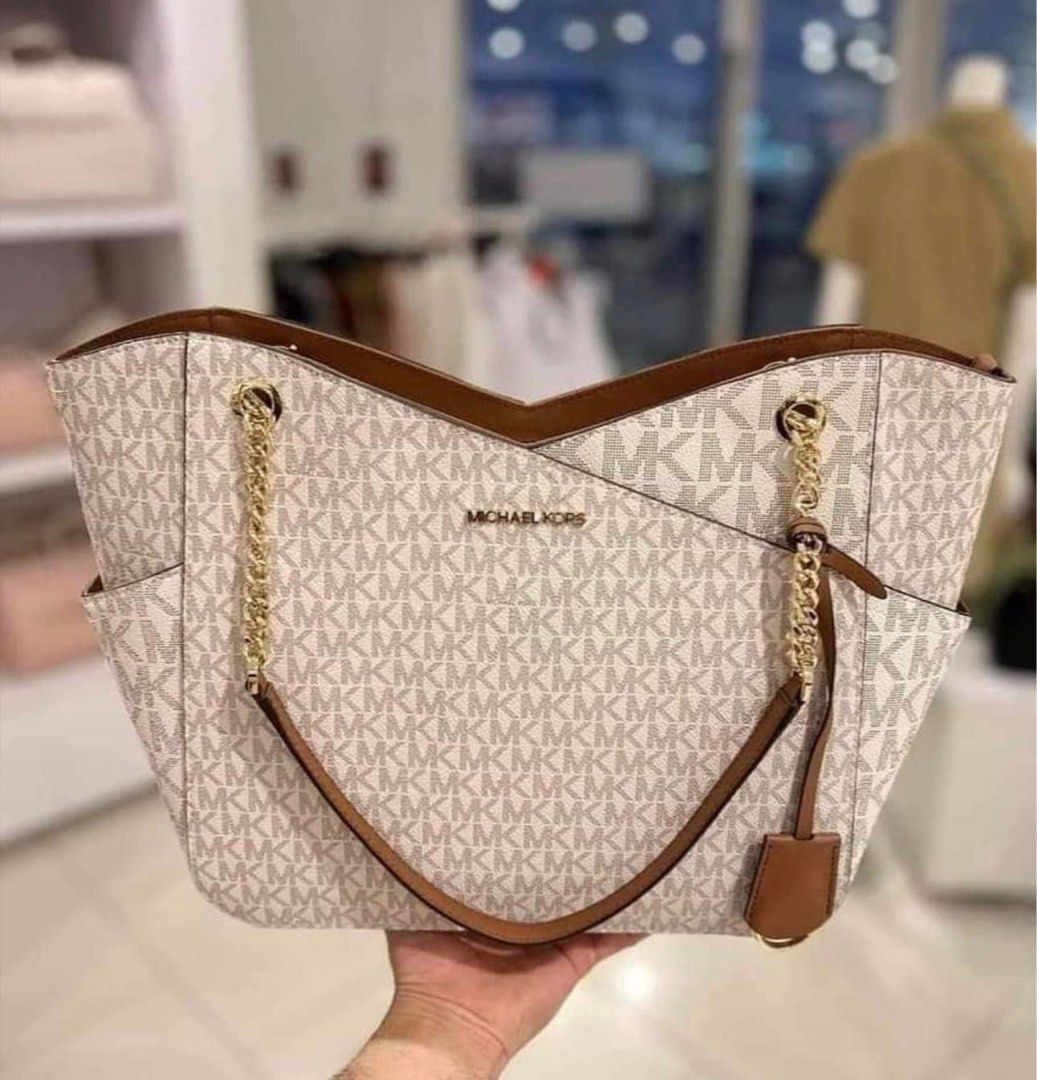 MK Jet Set Chain Crossbody bag, Luxury, Bags & Wallets on Carousell