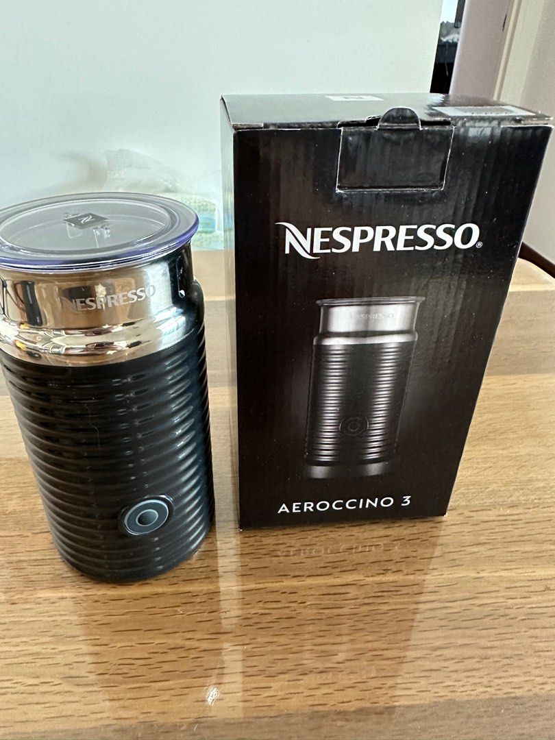 Máquina de Café Nespresso Essenza Mini C30 Aeroccino 3 Preta 220v