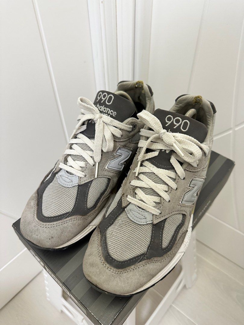 New balance 990 v2 gr grey nb, 男裝, 鞋, 波鞋- Carousell