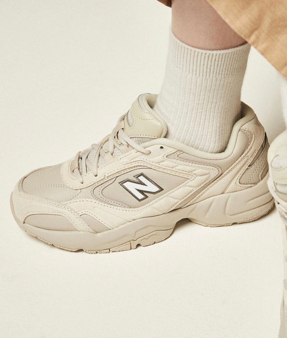 New Balance WX452 BEIGE, 女裝, 鞋, 波鞋- Carousell
