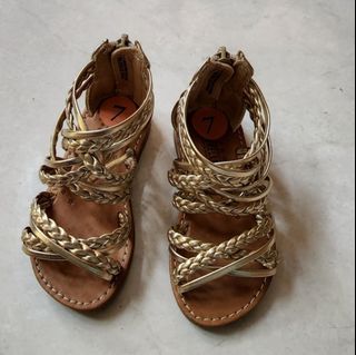 NEW Girl Sepatu Gold sz 7 || sz 23
