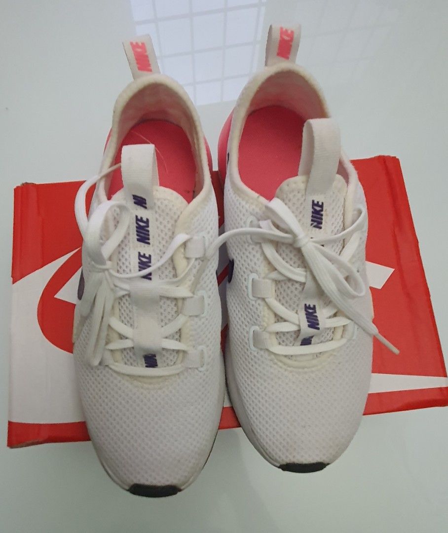 Nike rubber shoes for Women on Carousell