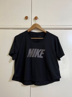 Nike Short Sleeve Graphic Cropped Top