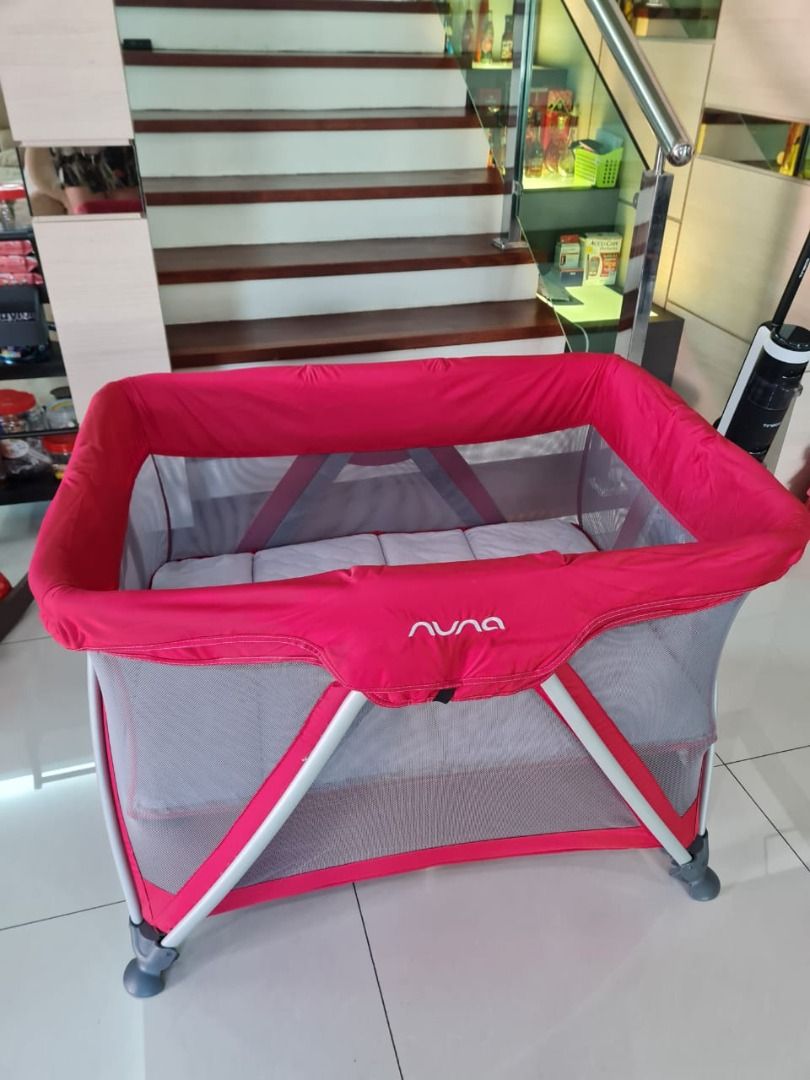Nuna baby travel cot sales