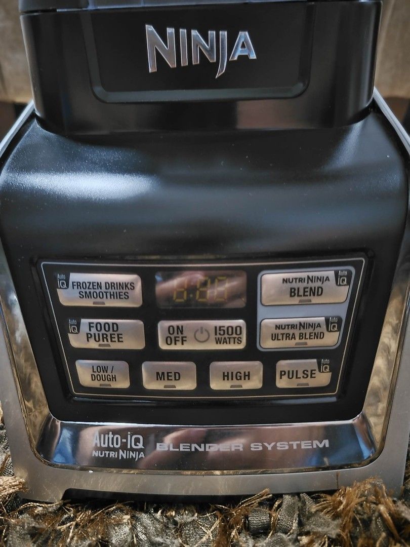 Nutri Ninja Blender System Auto IQ 1500 watts on Carousell
